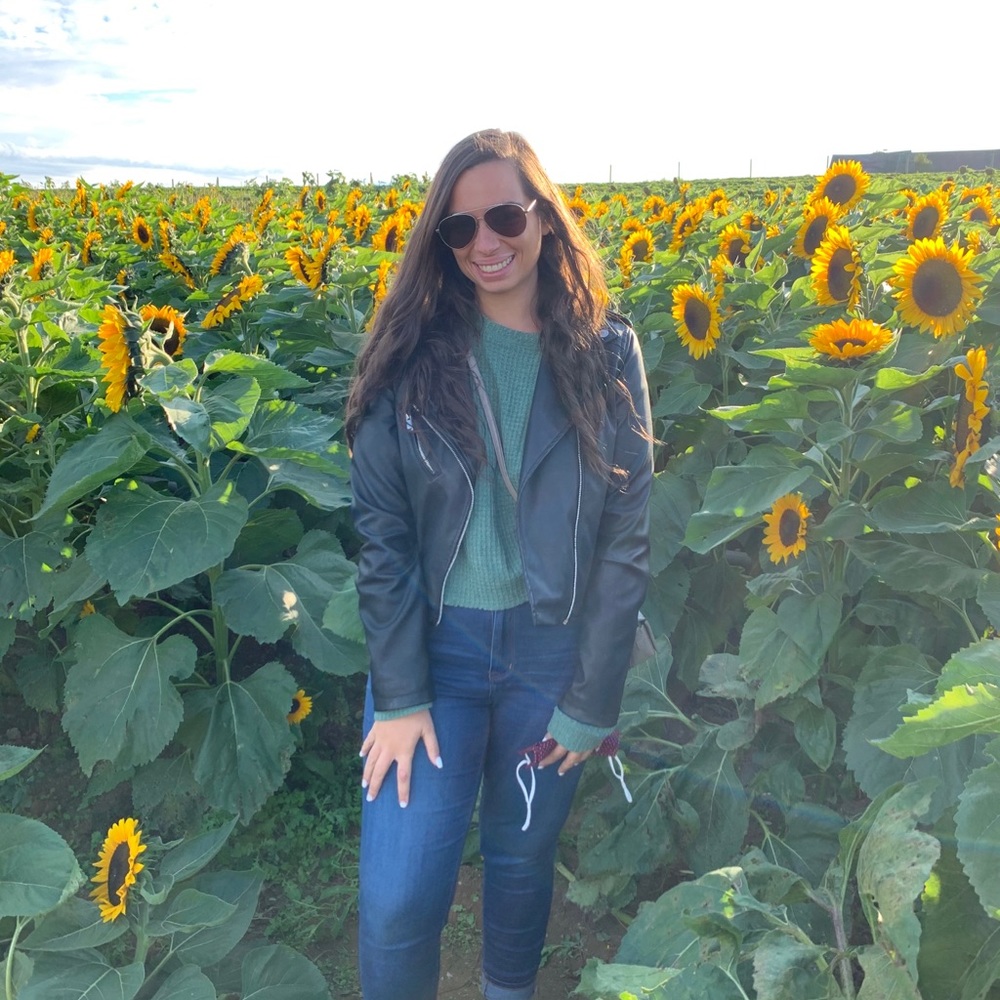 Meet your Posher, Joelle